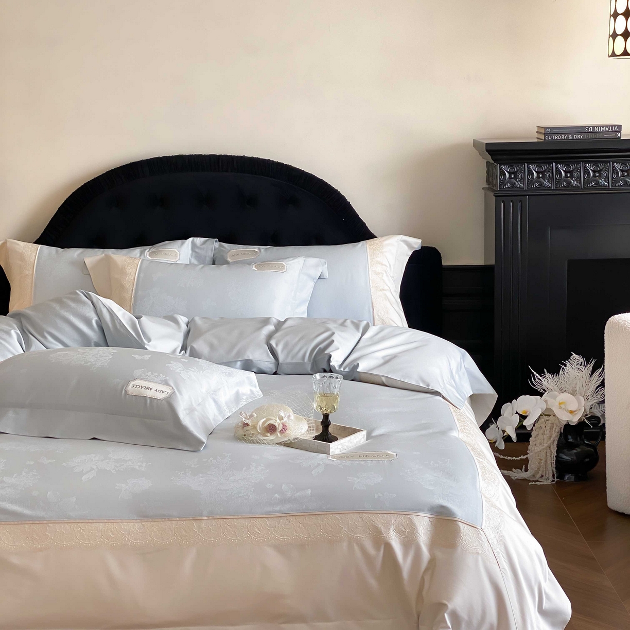 91家纺网 家纺一手货源 找家纺 2025新款高支数提花绣花四件套-“伊莎贝尔”系列 伊莎贝尔-天空蓝