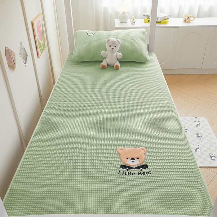 91家纺网 家纺一手货源 找家纺 （总）爱思凯家纺 2025新款【学生】PE凉感床笠款冰豆豆软席凉席席子-瑞宝熊