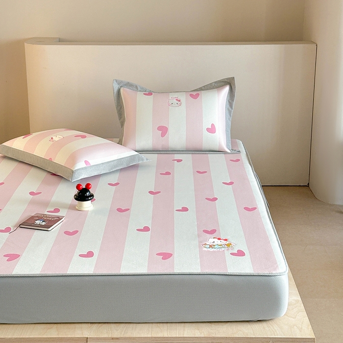 91家纺网 家纺一手货源 找家纺 Sweet dreams甜梦 2025新款母婴级7A抗菌养生冰藤席席子凉席-影棚2床笠款 蛋糕猫猫