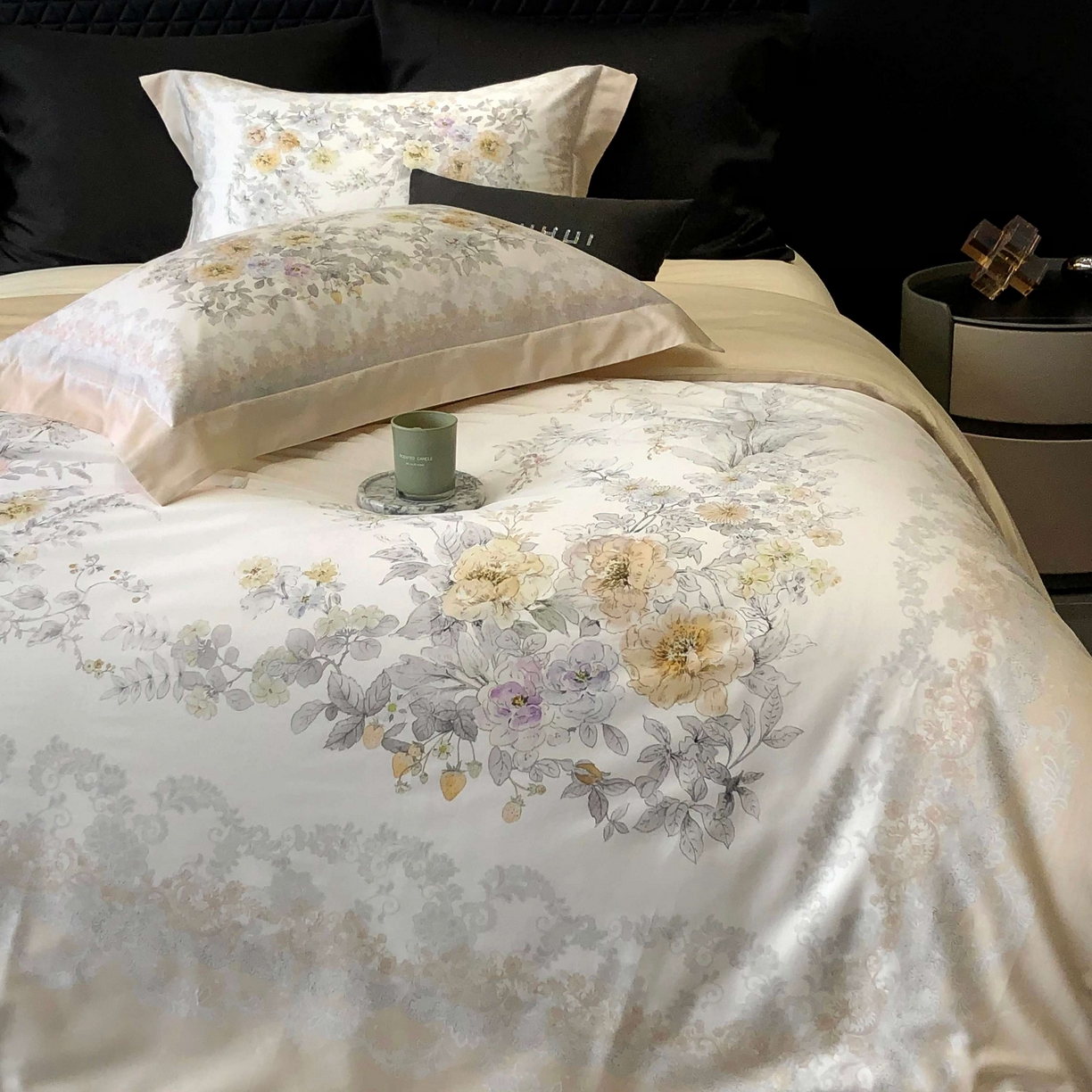 91家纺网 家纺一手货源 找家纺 2025新款高支高密长绒棉大版数码印花双拼系列四件套【券后不低于388】 一路繁花-米黄