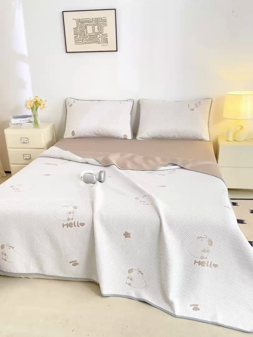 91家纺网 家纺一手货源 找家纺 梦初语 2025新款A类华夫格冰豆豆夏被子针织提花凉感夏凉被单双人空调被可机水洗 卡皮巴拉熊-卡其