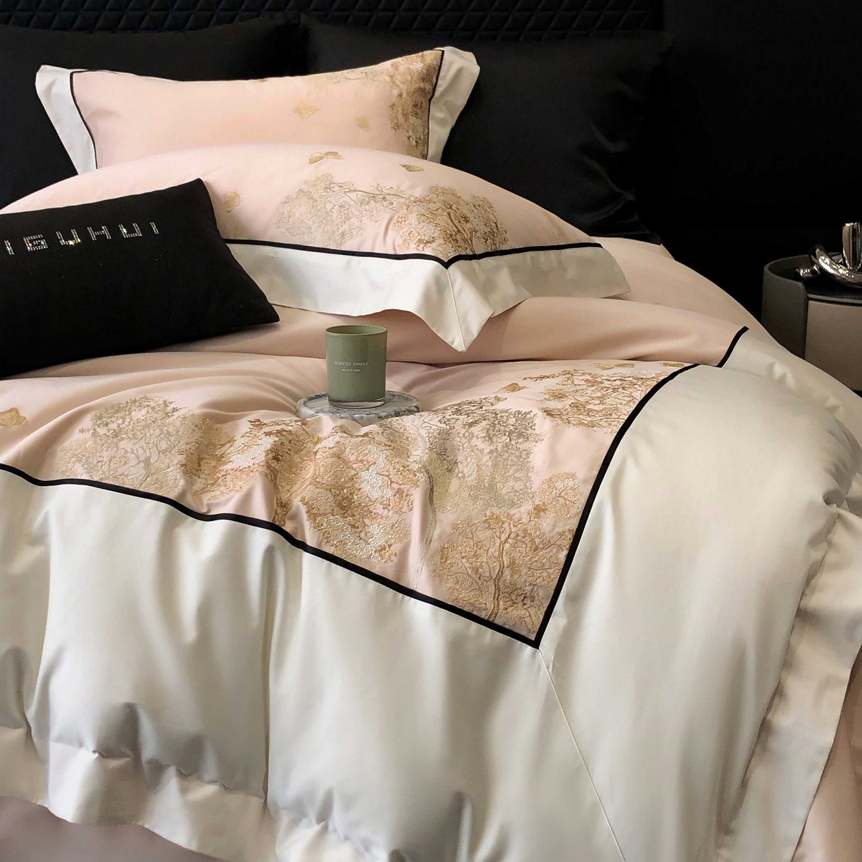 91家纺网 家纺一手货源 找家纺 太古汇家居 2025年长绒棉高定绣花四件套-“春日来信”系列 春日来信-冰梅粉