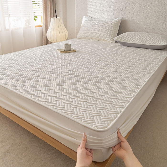 91家纺网 家纺一手货源 找家纺 欧邦 2025新款四季款纯色水洗棉夹棉床笠床垫保护罩-场景一 条格-本白