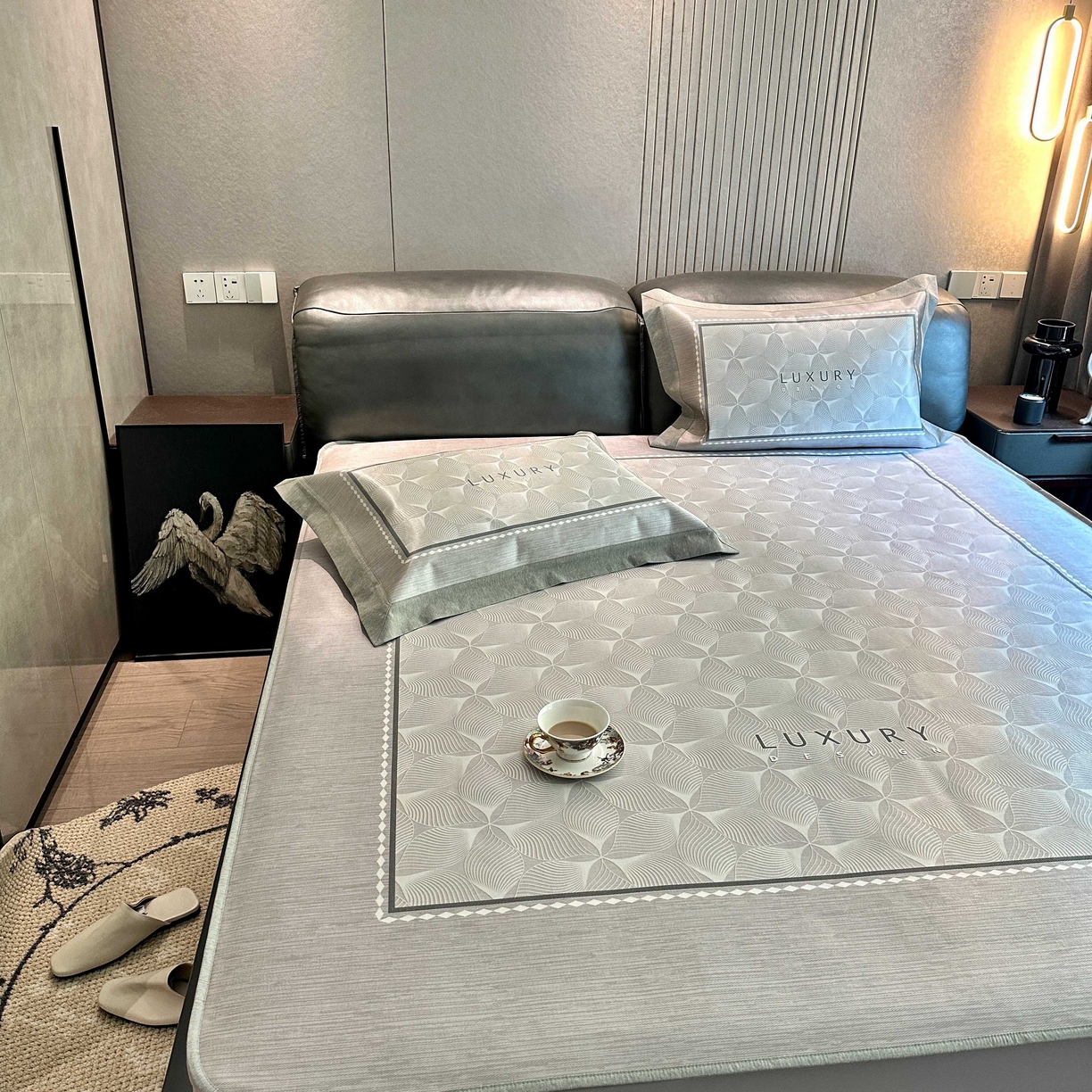 91家纺网 家纺一手货源 找家纺 JUICY 橘滋家纺 2025新款夏日高端轻奢数码冰丝奢简高级凉席床笠 伯爵