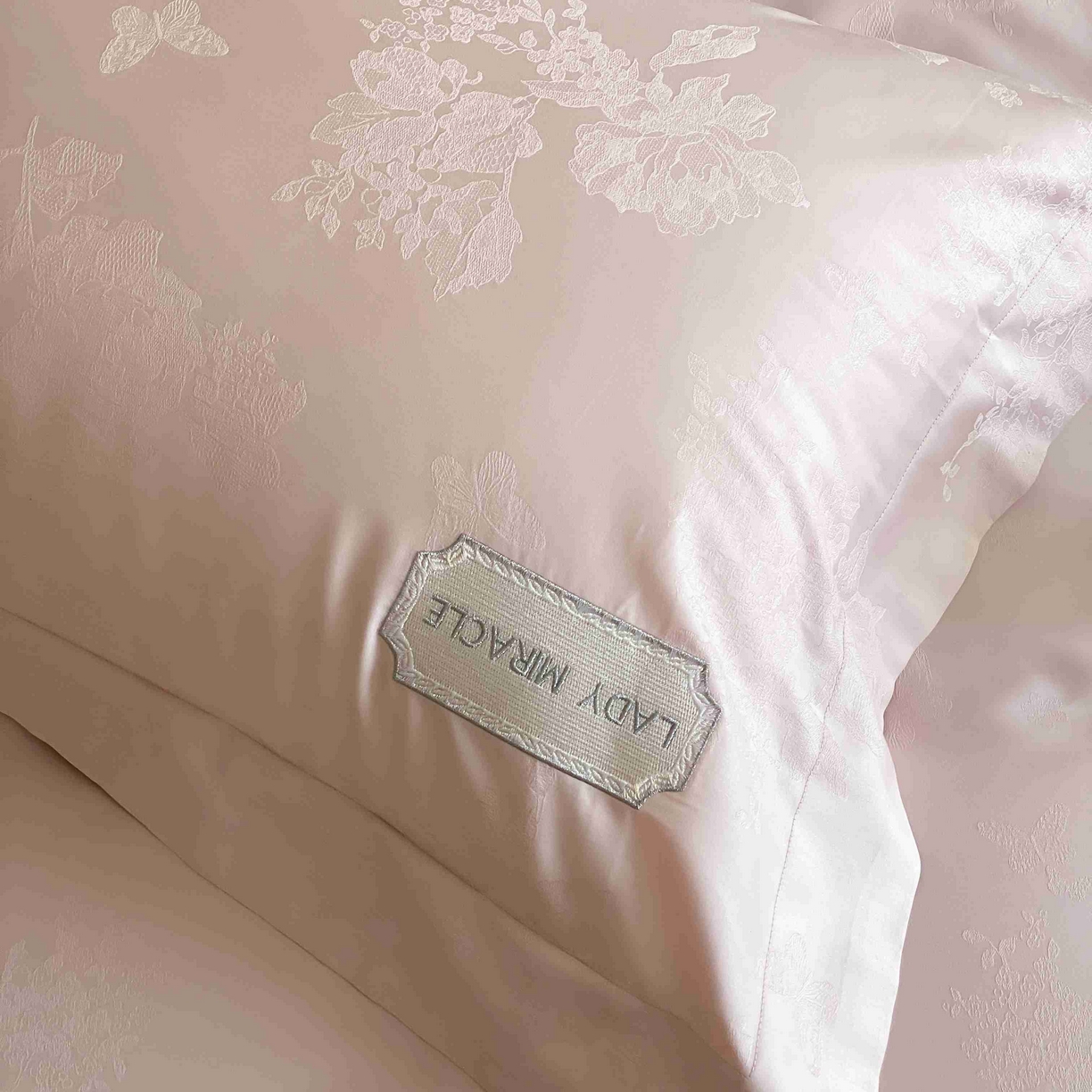 91家纺网 家纺一手货源 找家纺 2025新款高支数提花绣花四件套-“伊莎贝尔”系列 伊莎贝尔-蔷薇粉