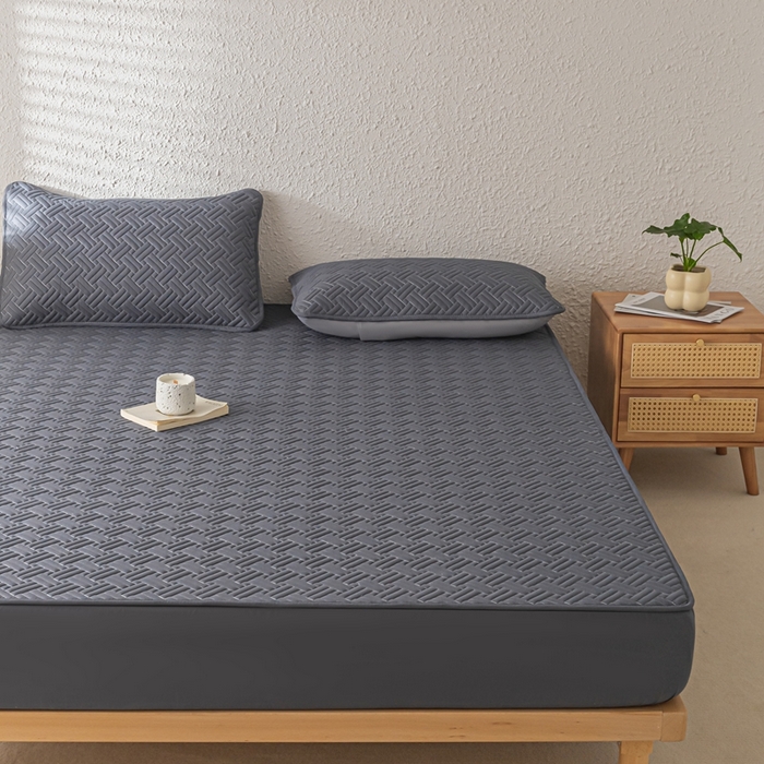 91家纺网 家纺一手货源 找家纺 欧邦 2025新款四季款纯色水洗棉夹棉床笠床垫保护罩-场景一 条格-深灰