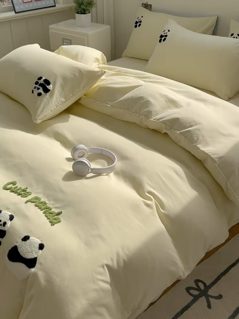 91家纺网 家纺一手货源 找家纺 易展家居 2025新款加厚水洗棉四件套-熊猫 春黄