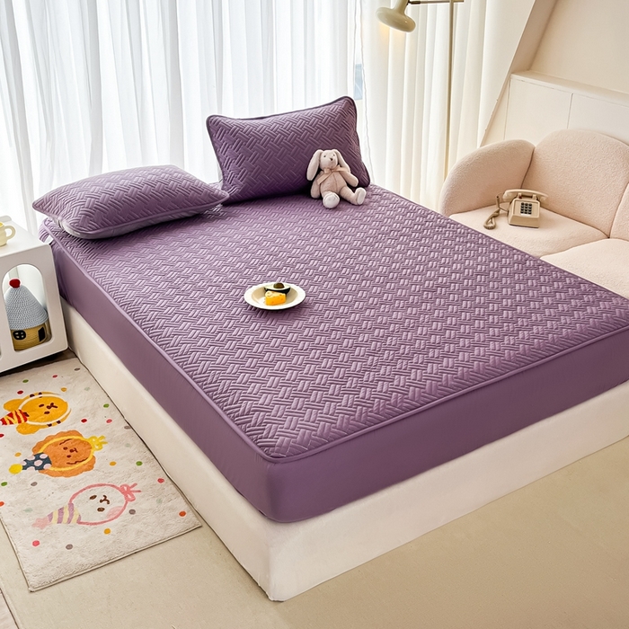 91家纺网 家纺一手货源 找家纺 欧邦 2025新款四季款纯色水洗棉夹棉床笠床垫保护罩-场景二 条格-深紫