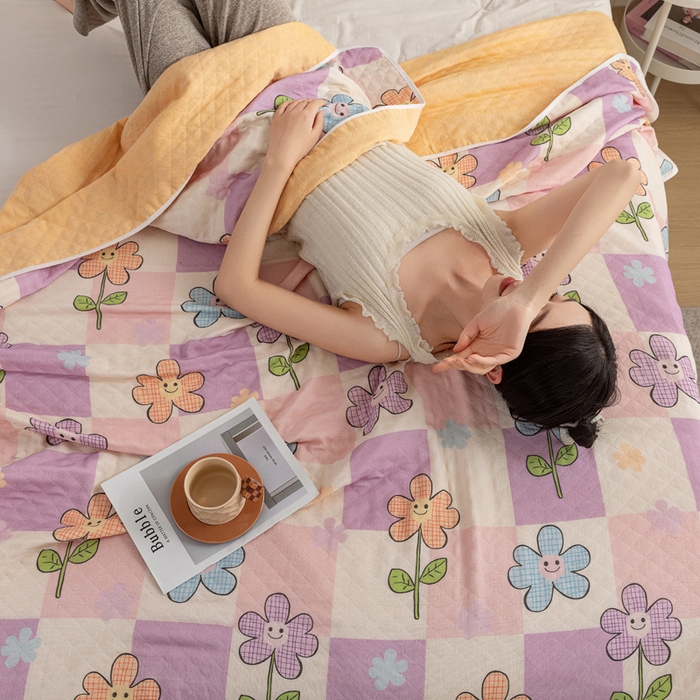 91家纺网 家纺一手货源 找家纺 乐家毛巾被（工厂自产自销） 2025新款A类全棉六层纱印花毛巾被 格子花花