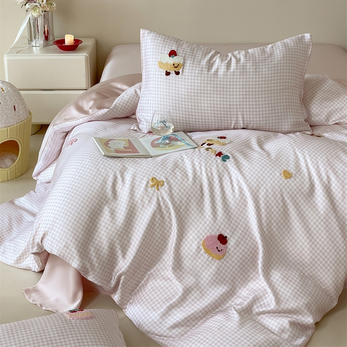 91家纺网 家纺一手货源 找家纺 2025新款60S兰精天丝卡通毛巾绣四件套-暗合款 天丝可颂