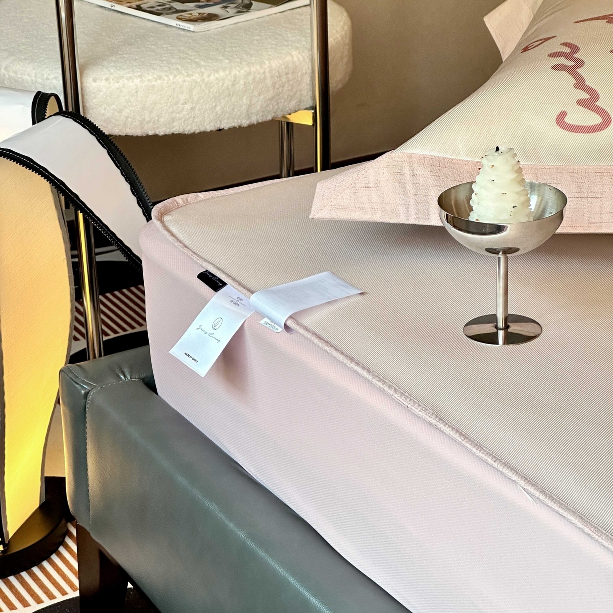 91家纺网 家纺一手货源 找家纺 JUICY 橘滋家纺 2025新款夏日高端轻奢数码冰丝奢简高级凉席床笠 叠叠乐园