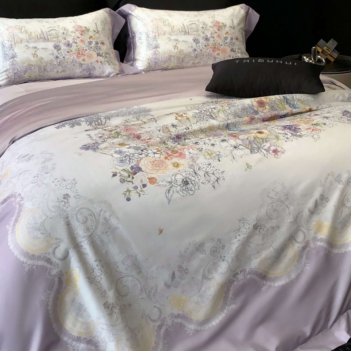 91家纺网 家纺一手货源 找家纺 2025新款高支高密长绒棉大版数码印花双拼系列四件套【券后不低于388】 露西娅-烟紫