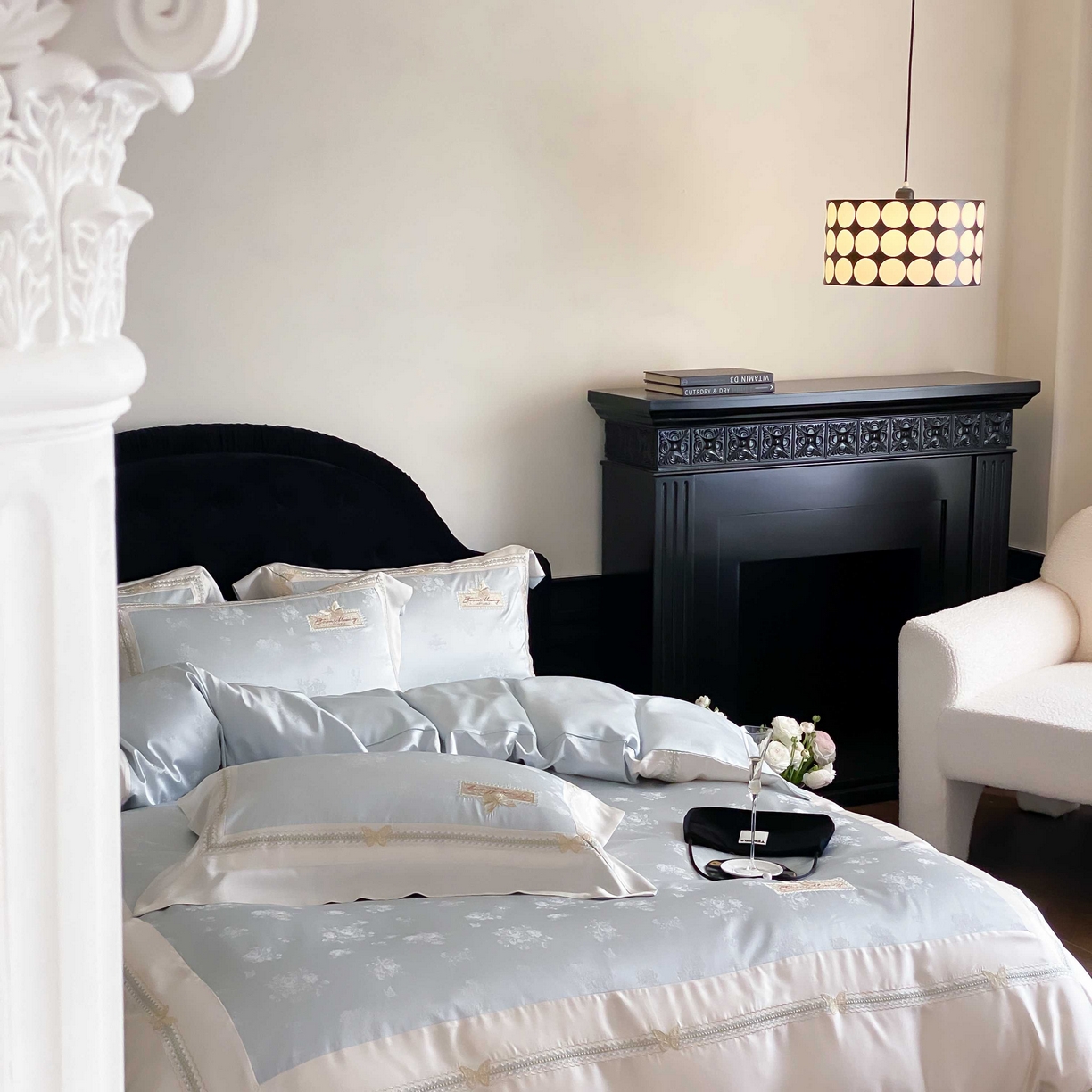 91家纺网 家纺一手货源 找家纺 太古汇家居 2025新款兰精天丝高精密提花-绣花“花间蝶影”系列  花间蝶影-蓝色