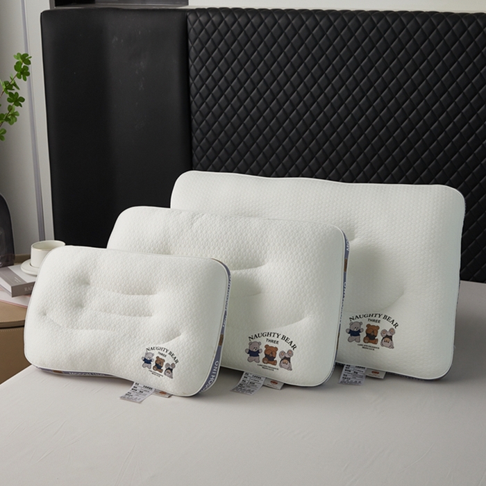 91家纺网 家纺一手货源 找家纺 （总）幸运草 2025新款三只小熊针织分区护颈枕 亲子舒睡枕头芯