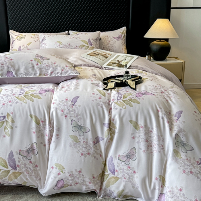 91家纺网 家纺一手货源 找家纺 芊寻家居 2025春夏新款50支莱赛尔天丝贡缎数码印花麻绳款四件套高端礼盒 蝶恋花紫