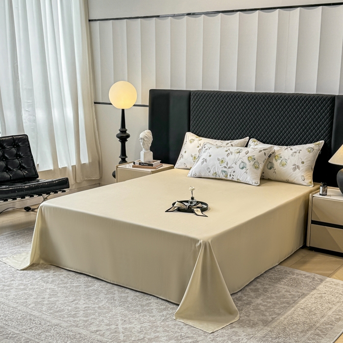 91家纺网 家纺一手货源 找家纺 洺兰家居 2025春夏新款100支莱赛尔天丝贡缎数码印花麻绳款四件套高端礼盒 花意盈香灰