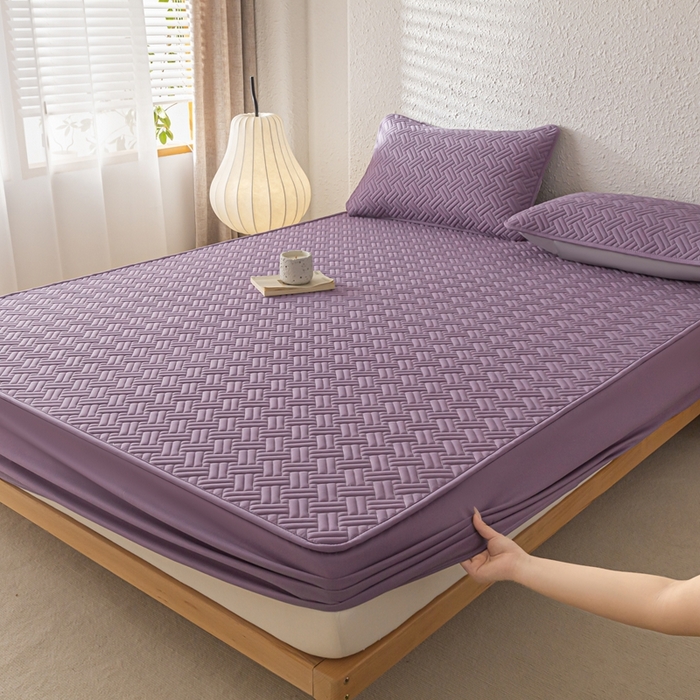 91家纺网 家纺一手货源 找家纺 欧邦 2025新款四季款纯色水洗棉夹棉床笠床垫保护罩-场景一 条格-魅紫