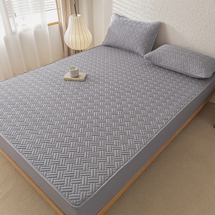 91家纺网 家纺一手货源 找家纺 欧邦 2025新款四季款纯色水洗棉夹棉床笠床垫保护罩-场景一 条格-中灰