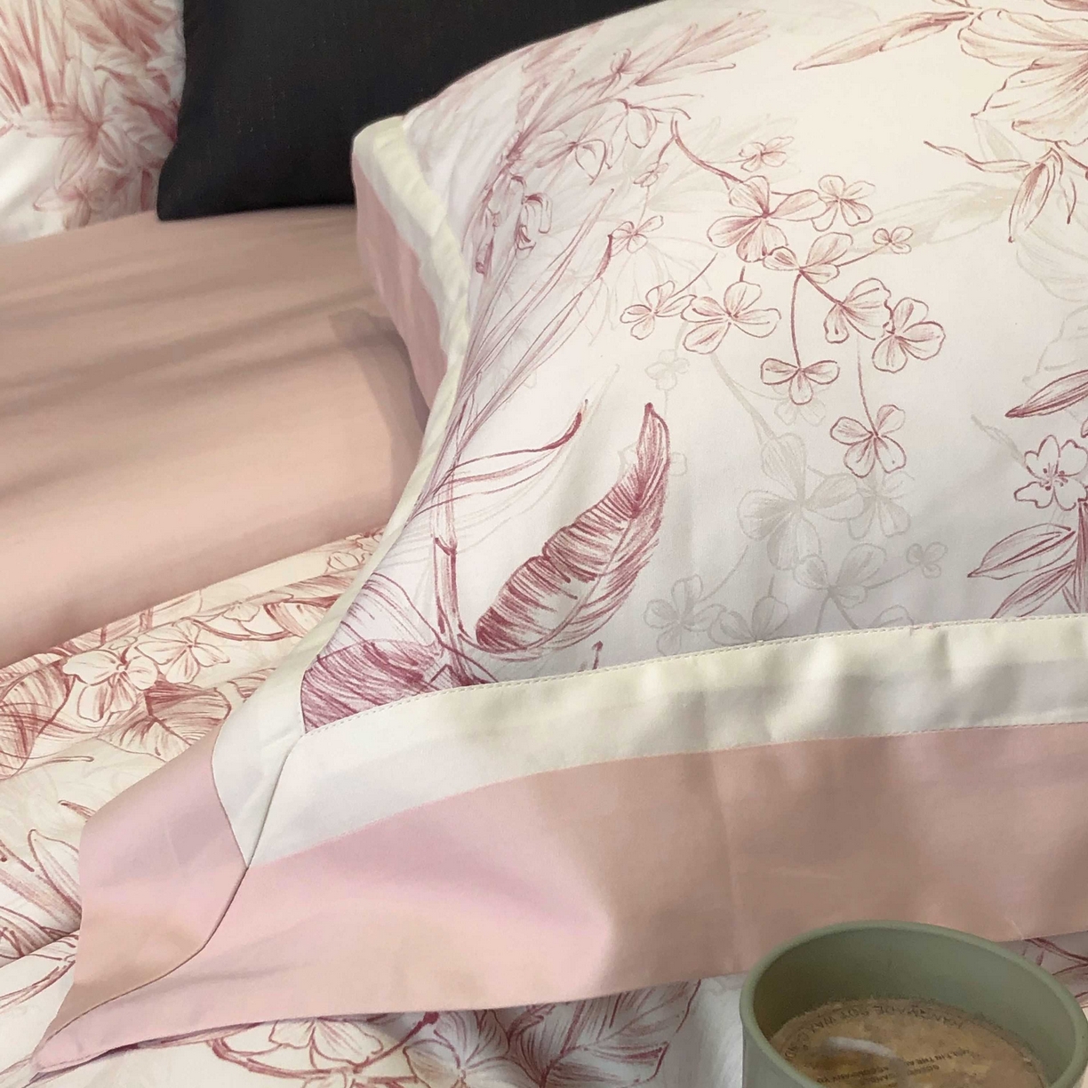 91家纺网 家纺一手货源 找家纺 2025新款高支高密长绒棉专版数码印花双拼系列四件套-卡梅伦【券后不低于378】 卡梅伦-粉