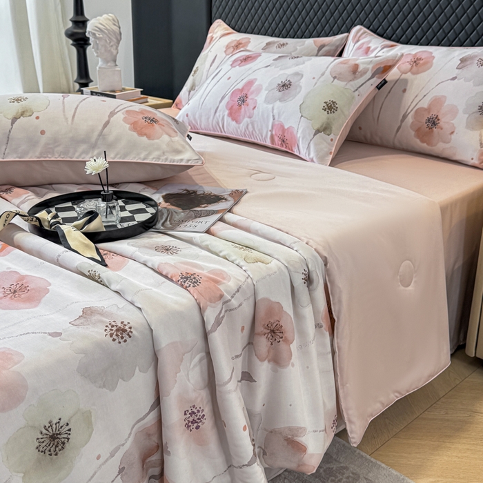 91家纺网 家纺一手货源 找家纺 洺兰家居 2025春夏新款100支莱赛尔天丝贡缎数码印花麻绳款四件套高端礼盒 花仙子粉