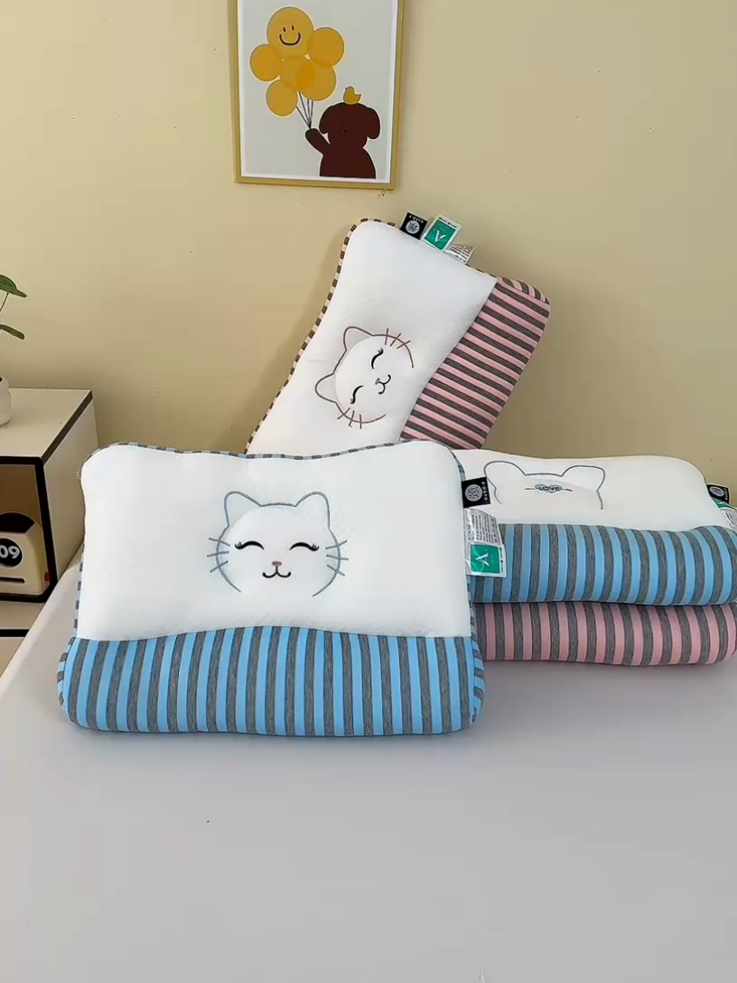 91家纺网 家纺一手货源 找家纺 （总）幸运草 2025新款针织可爱猫耳朵反牵引颈椎枕头  学生宿舍枕芯