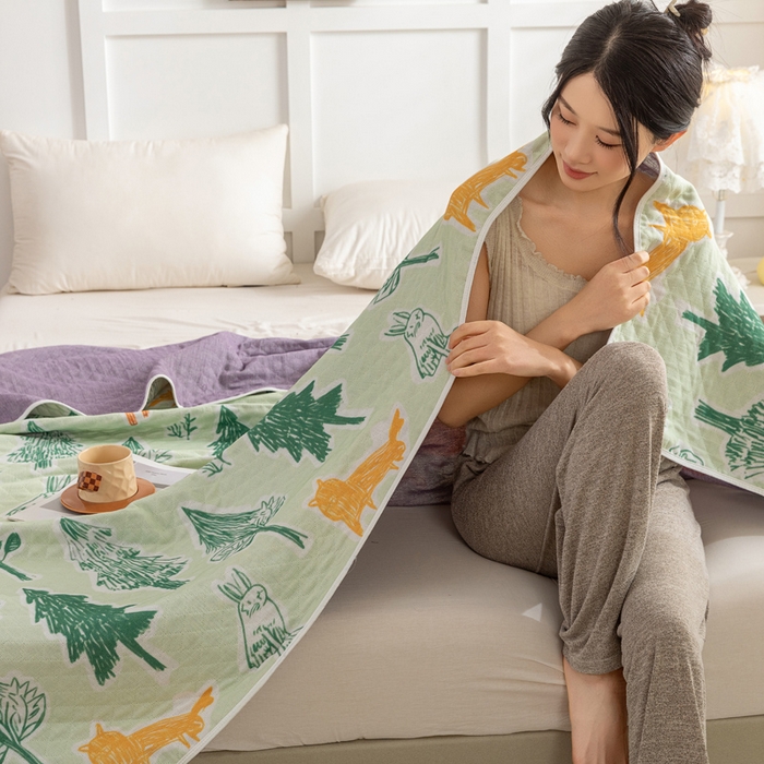 91家纺网 家纺一手货源 找家纺 乐家毛巾被（工厂自产自销） 2025新款A类全棉六层纱印花毛巾被 简笔森林