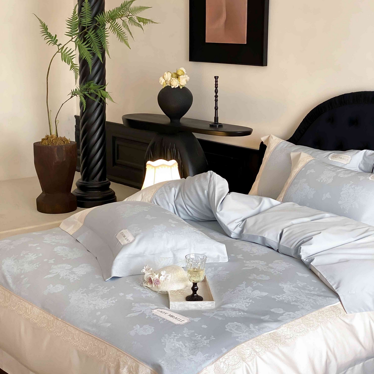 91家纺网 家纺一手货源 找家纺 2025新款高支数提花绣花四件套-“伊莎贝尔”系列 伊莎贝尔-天空蓝