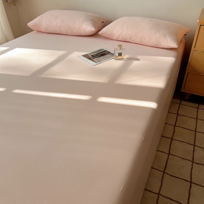 91家纺网 家纺一手货源 找家纺 蜜宿 2025新款A类全棉人字纹床单 床单：樱粉