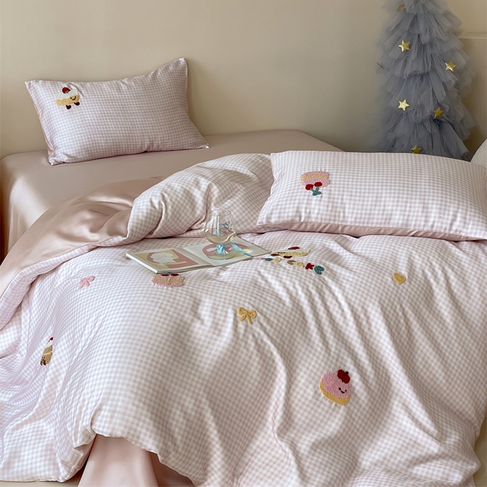 91家纺网 家纺一手货源 找家纺 2025新款60S兰精天丝卡通毛巾绣四件套-暗合款 天丝可颂