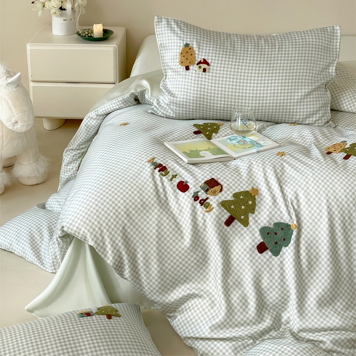 91家纺网 家纺一手货源 找家纺 2025新款60S兰精天丝卡通毛巾绣四件套-暗合款 天丝大树小树