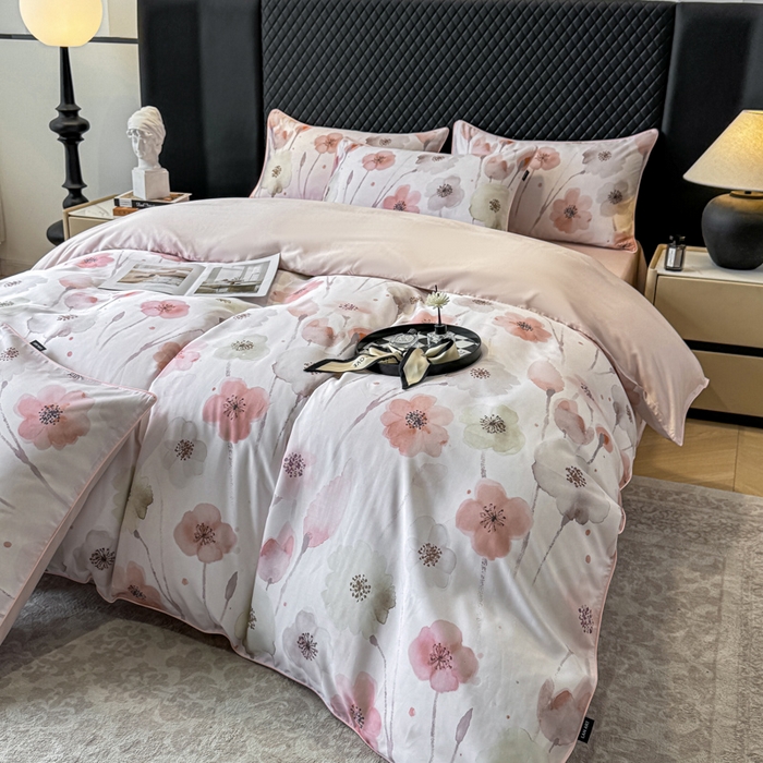 91家纺网 家纺一手货源 找家纺 芊寻家居 2025春夏新款50支莱赛尔天丝贡缎数码印花麻绳款四件套高端礼盒 花仙子粉