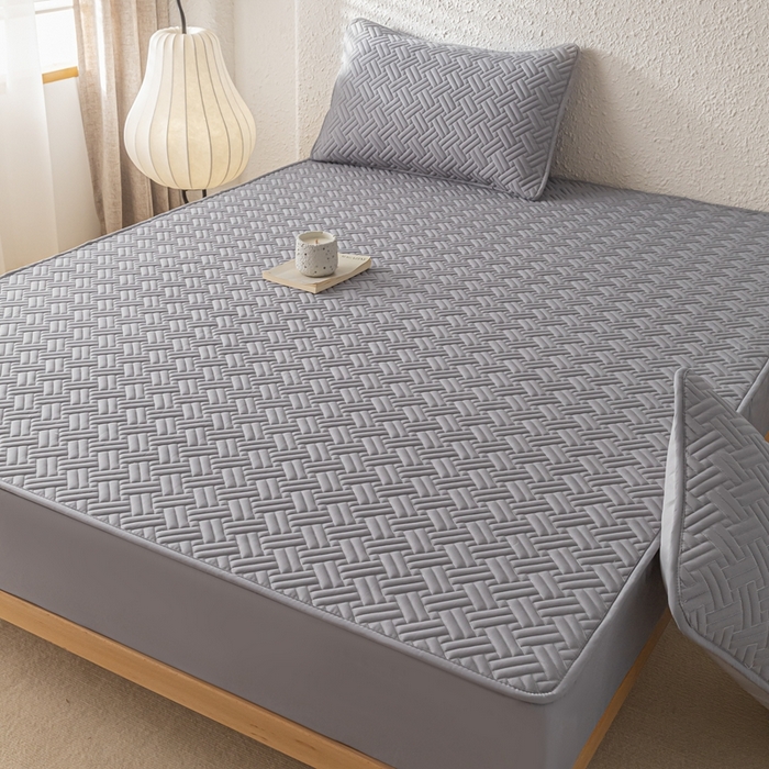 91家纺网 家纺一手货源 找家纺 欧邦 2025新款四季款纯色水洗棉夹棉床笠床垫保护罩-场景一 条格-中灰