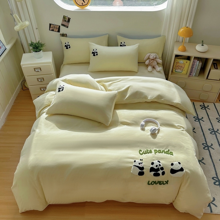 91家纺网 家纺一手货源 找家纺 易展家居 2025新款加厚水洗棉四件套-熊猫 春黄