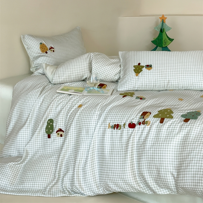 91家纺网 家纺一手货源 找家纺 2025新款60S兰精天丝卡通毛巾绣四件套-暗合款 天丝大树小树