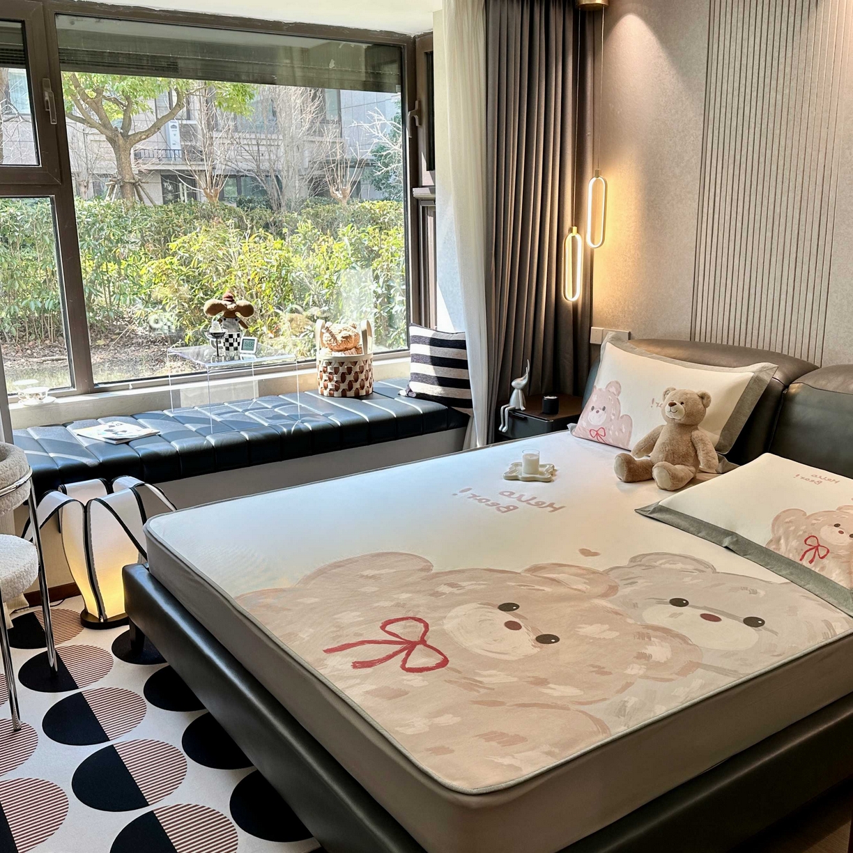 91家纺网 家纺一手货源 找家纺 JUICY 橘滋家纺 2025新款夏日高端轻奢数码冰丝奢简高级凉席床笠 大眼熊仔