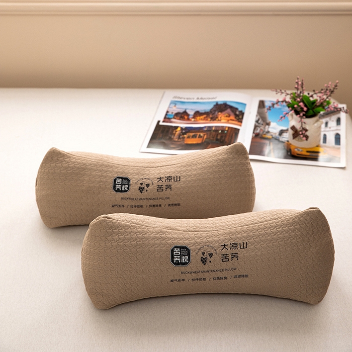 91家纺网 家纺一手货源 找家纺 枕之坊 2025新款针织三角颈椎枕 三角咖色12*40*15cm/只