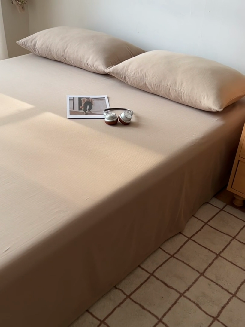 91家纺网 家纺一手货源 找家纺 蜜宿 2025新款A类全棉人字纹床单 床单：奶咖