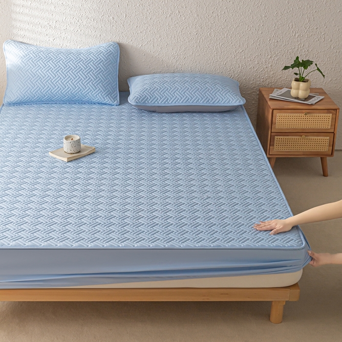91家纺网 家纺一手货源 找家纺 欧邦 2025新款四季款纯色水洗棉夹棉床笠床垫保护罩-场景一 条格-天蓝