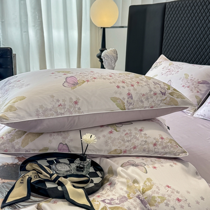 91家纺网 家纺一手货源 找家纺 洺兰家居 2025春夏新款100支莱赛尔天丝贡缎数码印花麻绳款四件套高端礼盒 蝶恋花紫