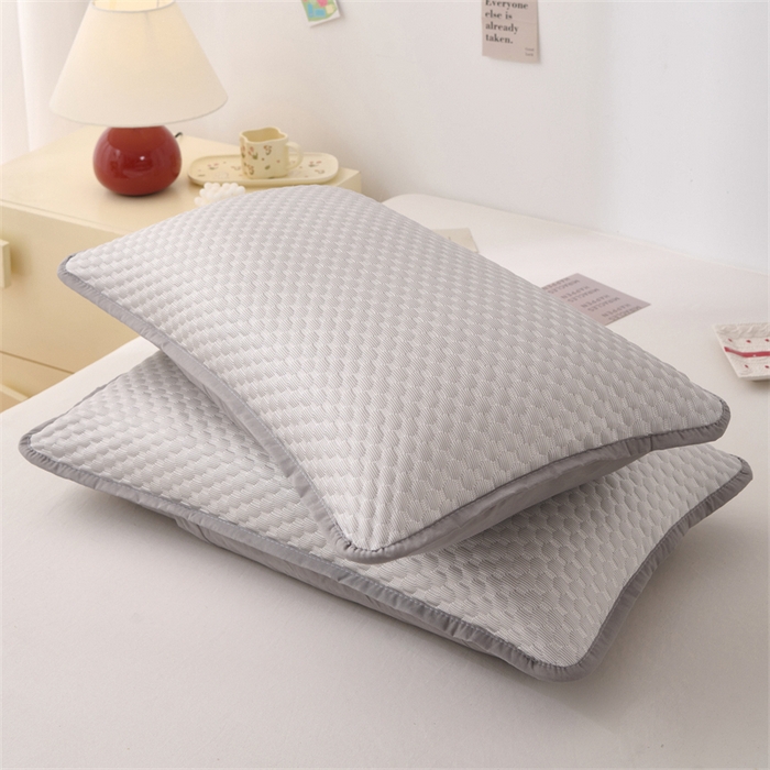 91家纺网 家纺一手货源 找家纺 大熊枕芯 2025新款冰豆豆凉感隔脏枕套 冰豆豆枕套-灰