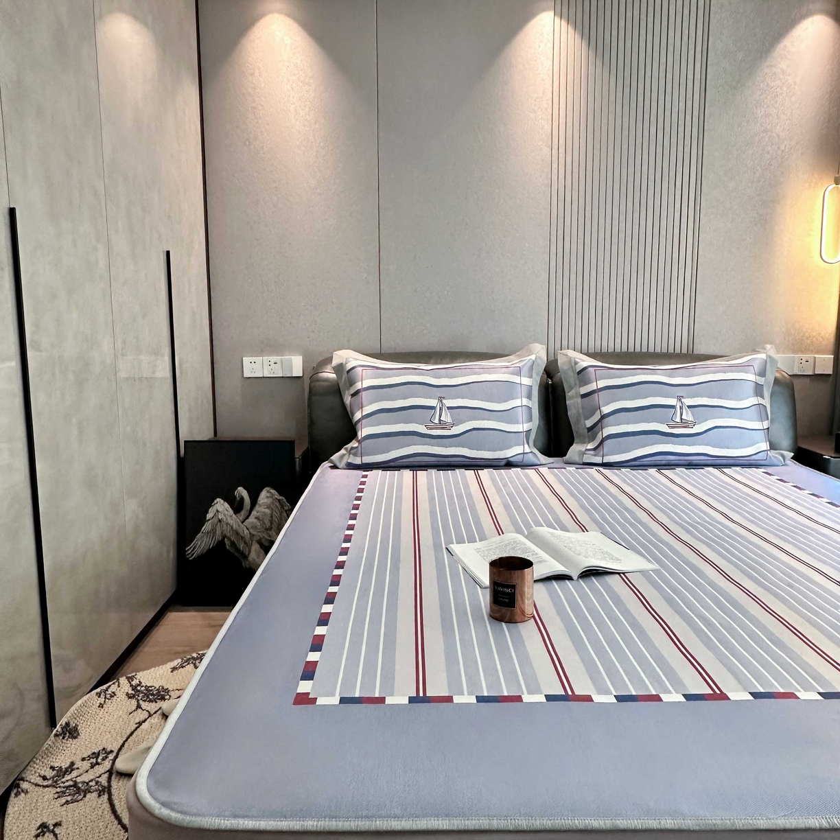 91家纺网 家纺一手货源 找家纺 JUICY 橘滋家纺 2025新款夏日高端轻奢数码冰丝奢简高级凉席床笠 芬兰之梦