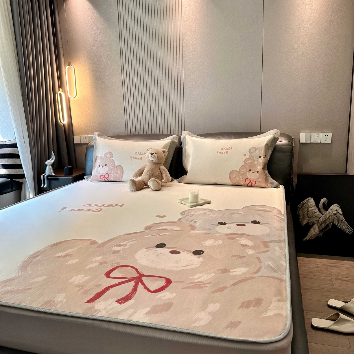 91家纺网 家纺一手货源 找家纺 JUICY 橘滋家纺 2025新款夏日高端轻奢数码冰丝奢简高级凉席床笠 大眼熊仔