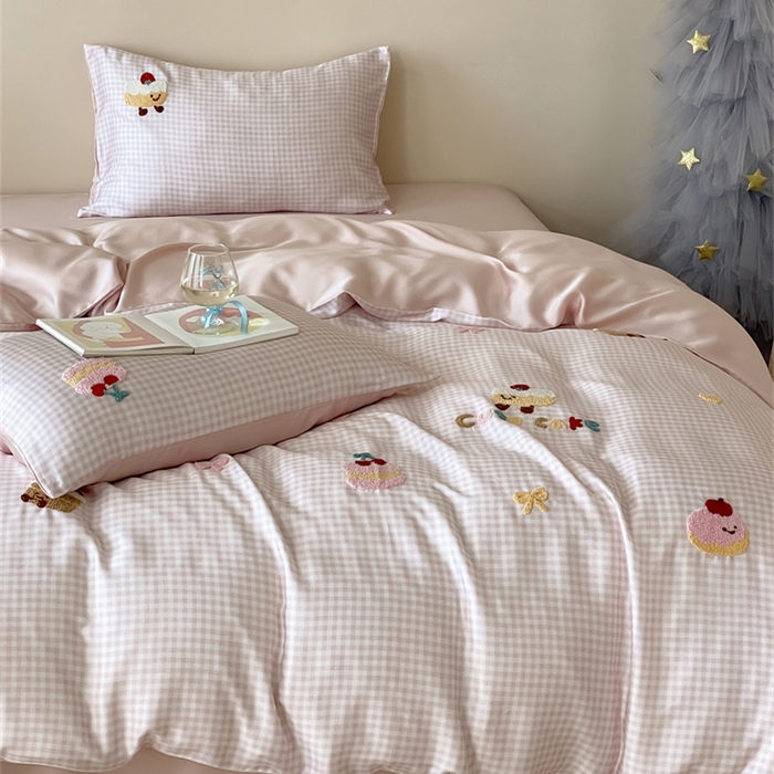 91家纺网 家纺一手货源 找家纺 2025新款60S兰精天丝卡通毛巾绣四件套-暗合款 天丝可颂