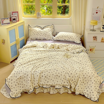 91家纺网 家纺一手货源 找家纺 美梦家纺 2025新款皱皱纱花边夏被床盖四件套 木棉小熊