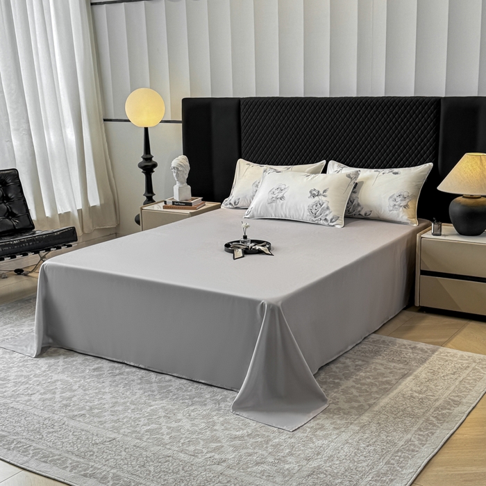 91家纺网 家纺一手货源 找家纺 芊寻家居 2025春夏新款50支莱赛尔天丝贡缎数码印花麻绳款四件套高端礼盒 瑰丽灰