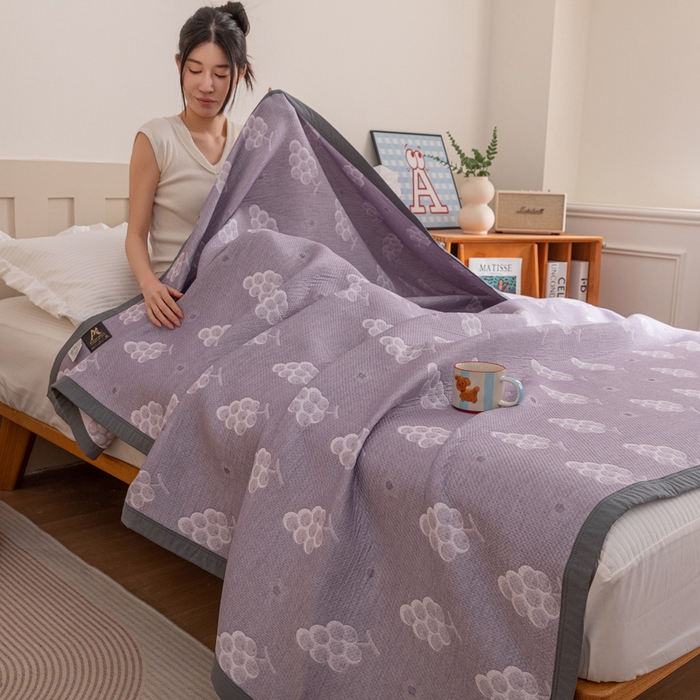 91家纺网 家纺一手货源 找家纺 2025新款A类纯棉针织三层纱提花多功能毯 紫色-葡萄