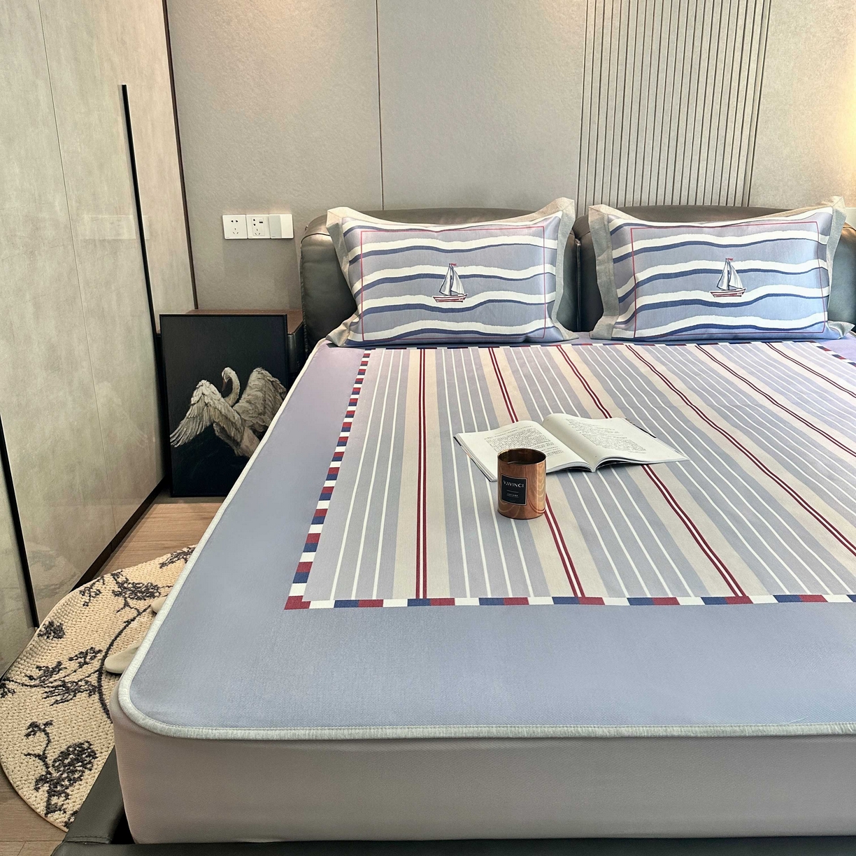 91家纺网 家纺一手货源 找家纺 JUICY 橘滋家纺 2025新款夏日高端轻奢数码冰丝奢简高级凉席床笠 芬兰之梦