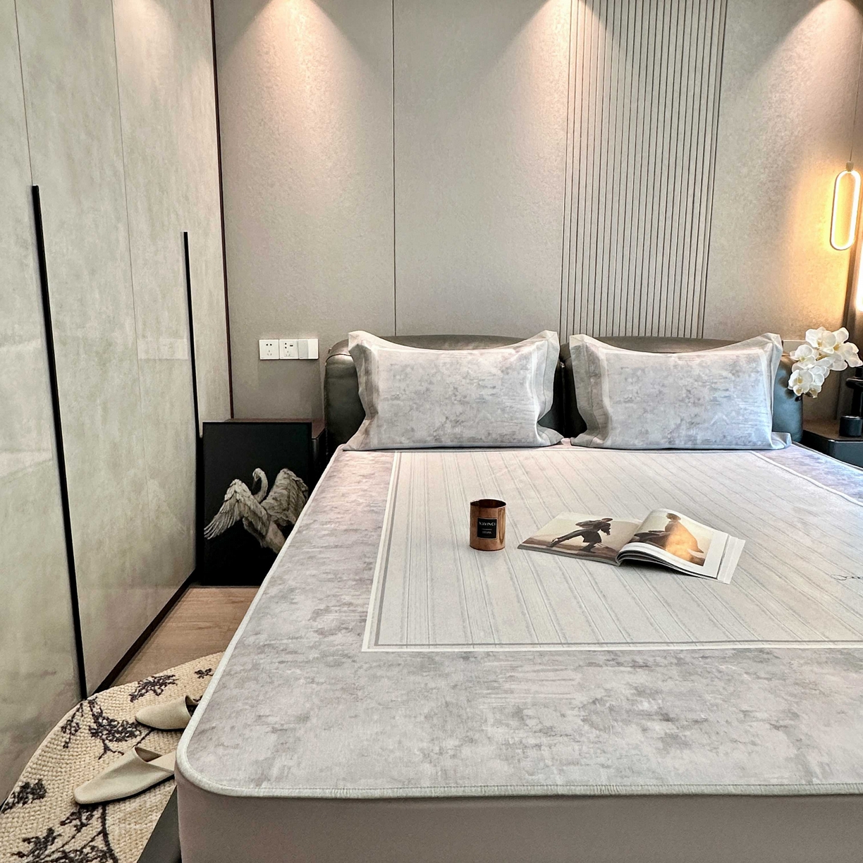 91家纺网 家纺一手货源 找家纺 JUICY 橘滋家纺 2025新款夏日高端轻奢数码冰丝奢简高级凉席床笠 巴黎暮色