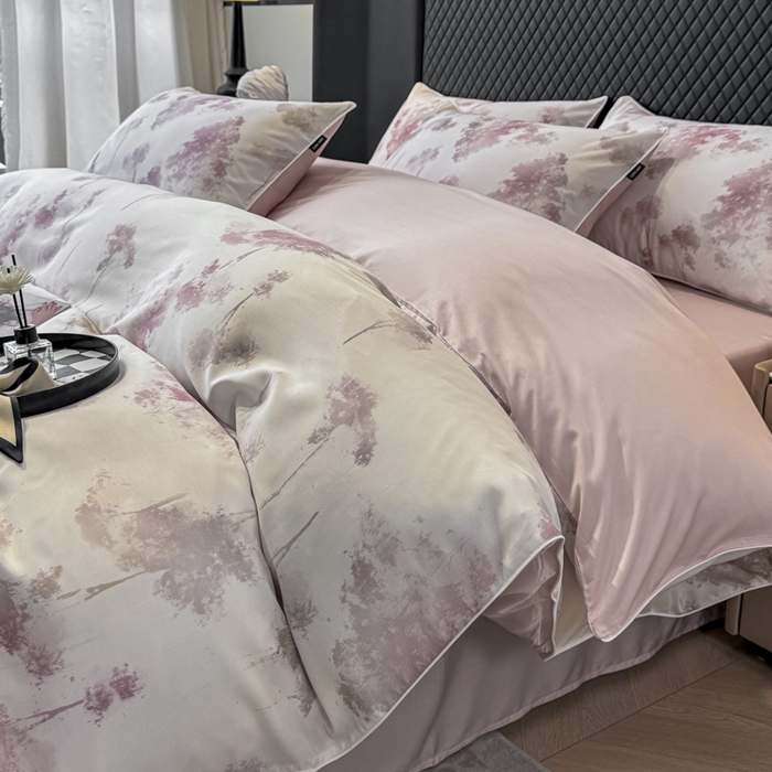 91家纺网 家纺一手货源 找家纺 芊寻家居 2025春夏新款50支莱赛尔天丝贡缎数码印花麻绳款四件套高端礼盒 魅影粉