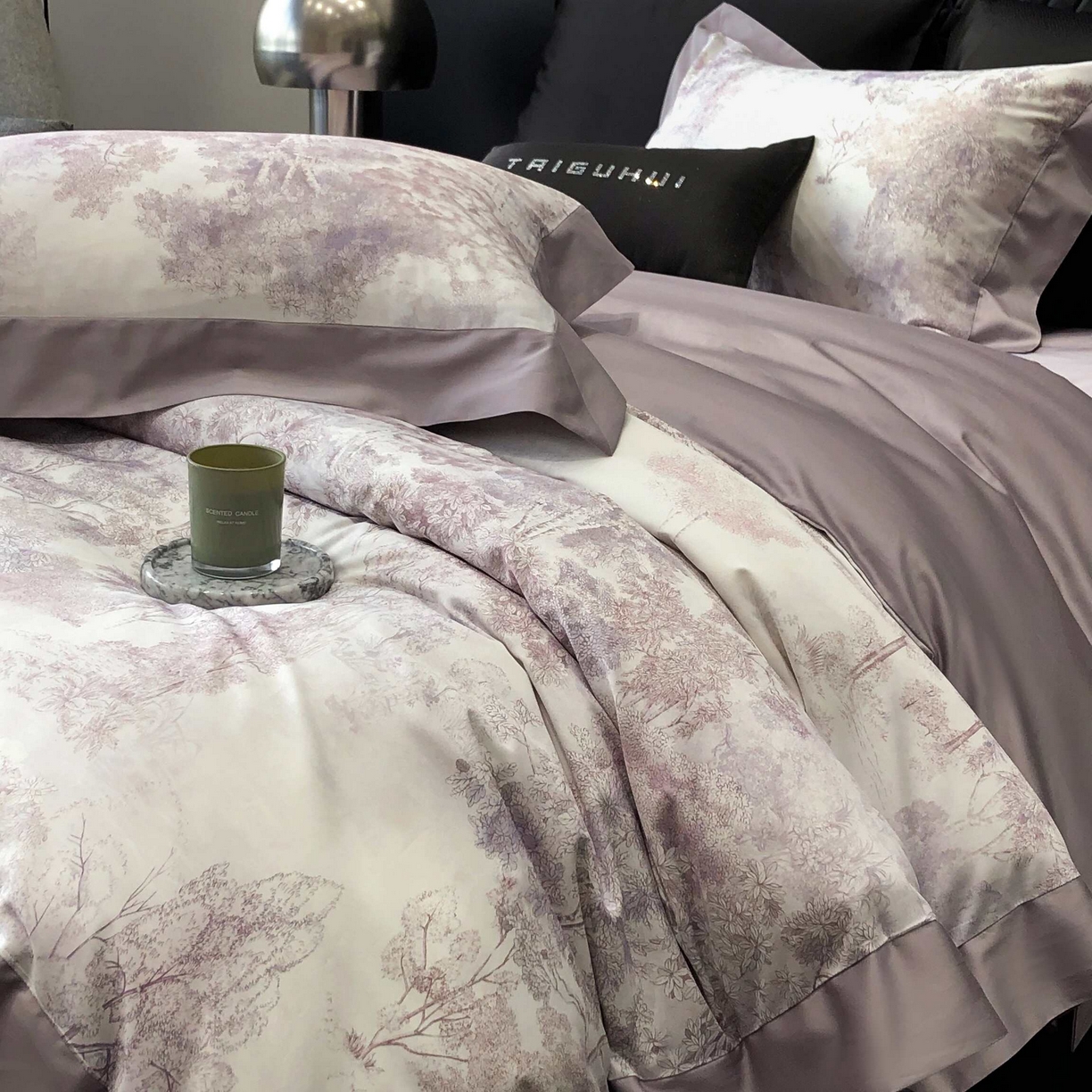 91家纺网 家纺一手货源 找家纺 2025年高支高密长绒棉专版活性数码印花系列四件套【券后控价——券后不低于378】 丽奥娜-樱落紫